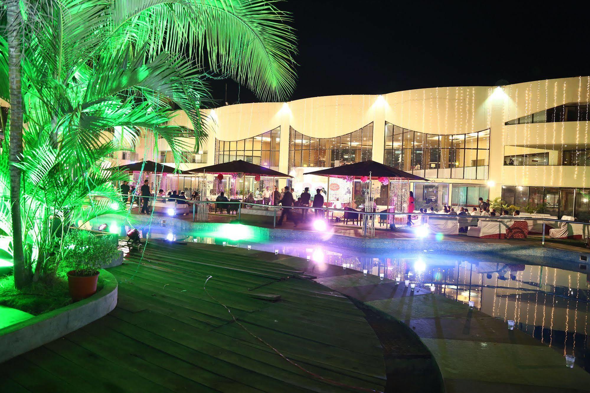 Meuse Jupiter Business And Luxury Hotel Nashik Ngoại thất bức ảnh